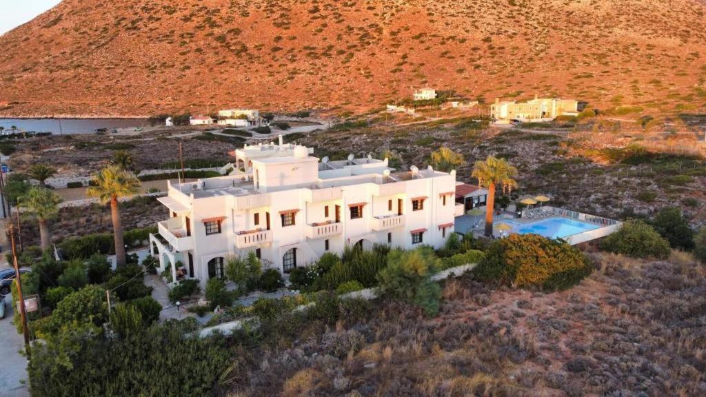 Cathrin Suites Stavrós Екстериор снимка