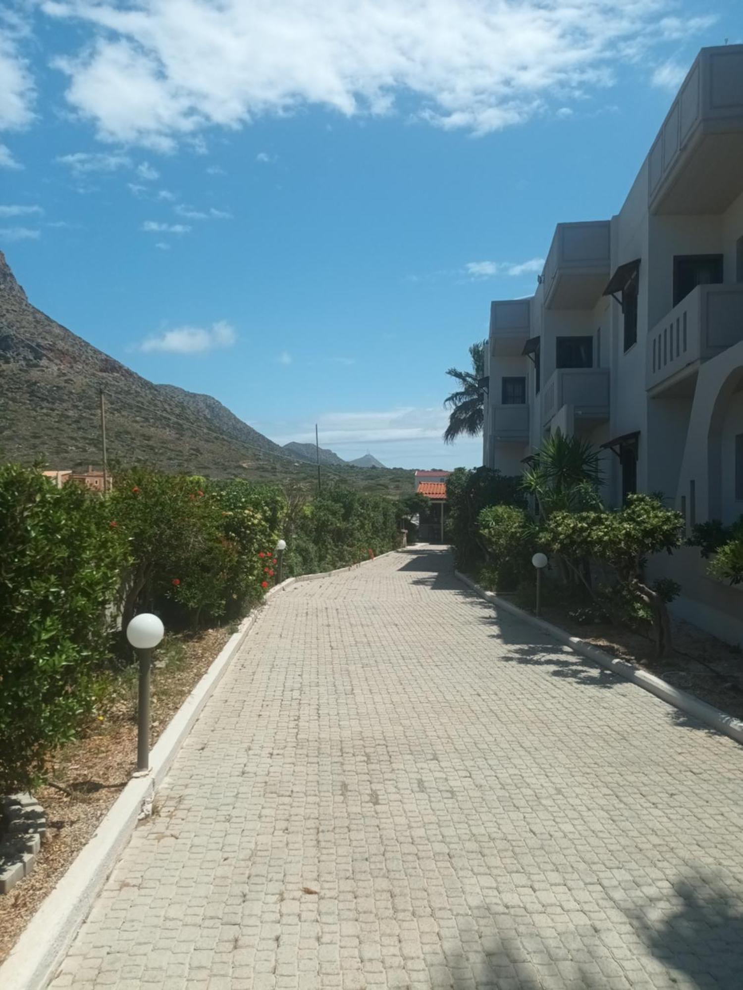 Cathrin Suites Stavrós Екстериор снимка